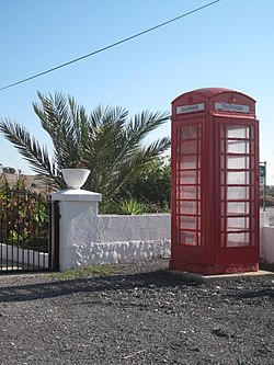 Britská telefonní budka v Dekelii