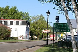 Champlain, Crossroads