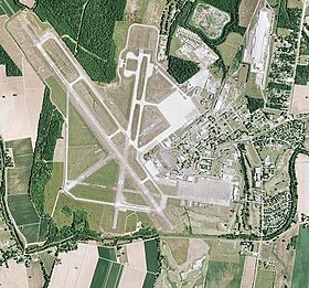 Vue aérienne de l'aéroport d'Alexandria en 2006.
