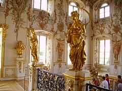 Große Treppe in Schloss Peterhof, bei Sankt Petersburg