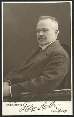 Kaarlo Levander vuonna 1916.