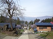 小菅神社三の鳥居より集落を見下ろす