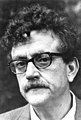 Author Kurt Vonnegut in 1972. The Cedar Tavern features as the meeting place of fictional artist Rabo Karabekian and his Abstract Expressionist painter friends in Bluebeard.