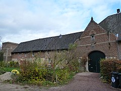 Westflügel der Vorburg mit ehemaligem Torhaus