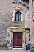Mansencal : fenêtre et porte de la tour.