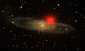 SDSS-Aufnahme im sichtbaren Spektrum und nahem Infrarot, Bildwinkel 10' × 6'