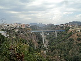 Le viaduc (au premier plan) en 2012.