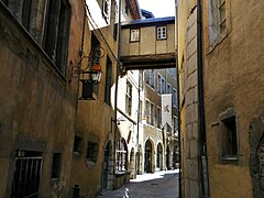 Rue Basse-du-Château.