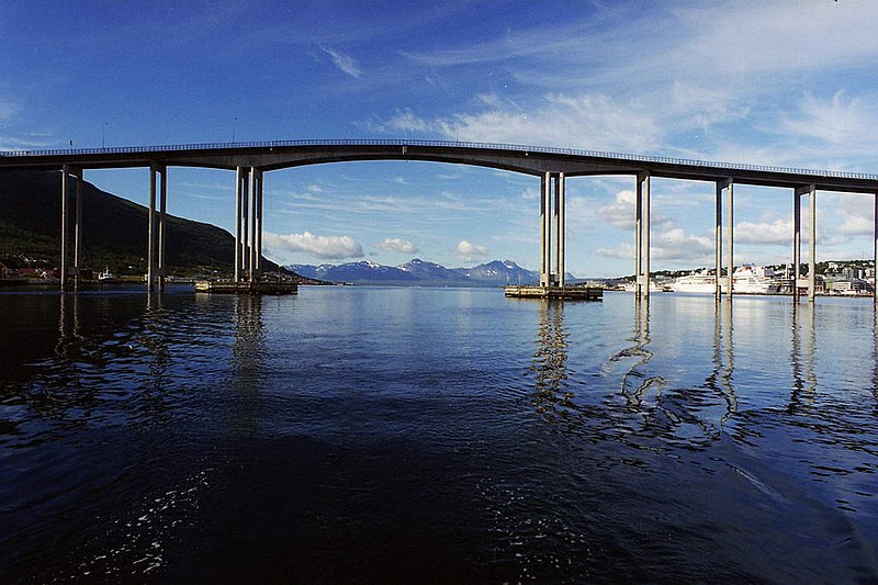 800px Tromso bridge