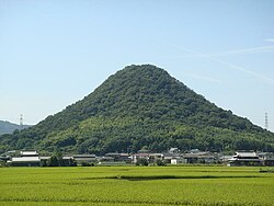 Gunung Tsutsuma