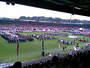 Marschen inleds med flaggparaden på Goffert-stadion.