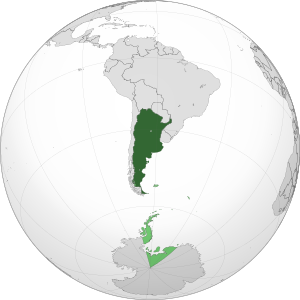 Аргентина на карте мира. Светло-зелёным отмечены Аргентинская Антарктика, на которую претендует Аргентина; а также Фолклендские острова и Южная Георгия и Южные Сандвичевы Острова, спорные с Великобританией.
