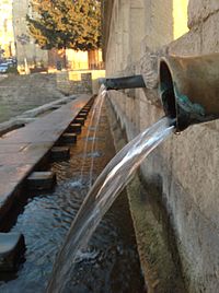 There are many public fountains in Italy that provide drinking water for free, such as the Granforte fountain in Liunforti (Sicily) shown here. Acqua Granfonte.jpg