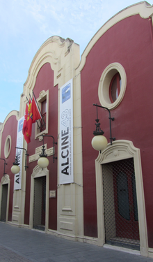 Fachada del Teatro Salón Cervantes.