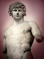Коханець імператора Адріана Антиной, Археологічний музей Дельф