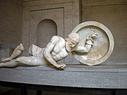 Guerrier mourant - Laomédon (?). Marbre, 490-480. Fronton Est du Temple d'Aphaïa à Égine. Glyptothèque de Munich.