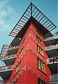 בניין אדום במתחם כוכב פטרה בפראג בתכנונו של מילוניץ'