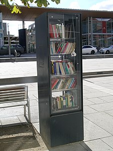 Bücherschrank in Rüsselsheim (Nähe Bahnhof)