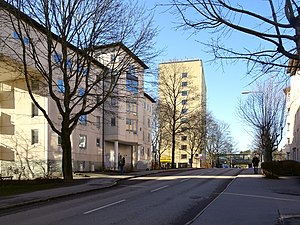 Ny bebyggelse från 1990 vid Trollesundsvägen arkitekt Brunnberg & Forshed.