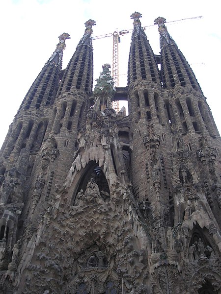 Ovde bih voleo/la da zivim... - Page 8 450px-Barcelona_La_Sagrada_Famillia,_Nativity_Facade