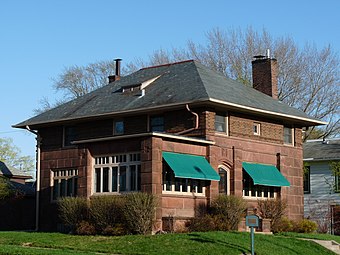 Charles C. and Katharyn Sniteman House in Neillsville, Wisconsin. Prairie School (1915).