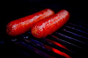 English: Hot Dogs on a Grill