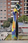 Kvinna och fågel (Dona i ocell, 1983), i Parc de Joan Miró i Barcelona.