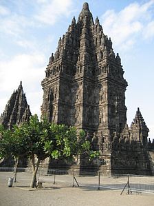 Faltorja kryesore e tempujve të Shivës në Prambanan