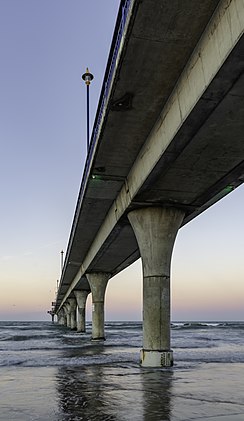 New Brighton Pier durante o por do sol. New Brighton, Christchurch, Nova Zelândia (definição 3 033 × 5 228)