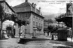 Pontcharra, la mairie et la gare du tramway en 1908