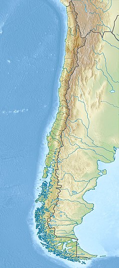 Mapa konturowa Chile, blisko dolnej krawiędzi nieco na prawo znajduje się punkt z opisem „Ziemia Ognista”