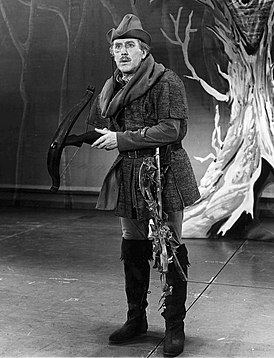 В роли короля Пеллинора[en] в мюзикле «Камелот»[en] (1960—1963)
