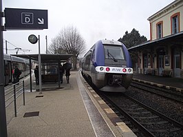 Station met aansluiting tussen TER (regionale trein) en tramtrein naar Lyon