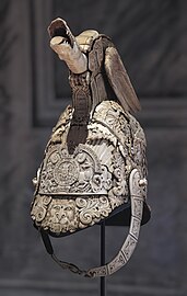 Casque d'apparat en ivoire du roi George II d'Angleterre.