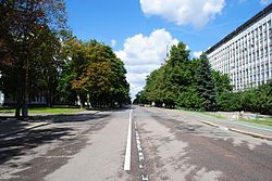 Улица Академика Хохлова (вид от проспекта Вернадского в сторону улицы Лебедева)