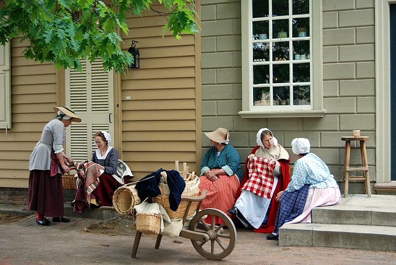 File:Colonial Williamsburg ladies.jpg