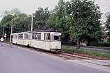 Een tweeassige Tatra-tram van het type T2-62 in Dessau. De laatste trams uit de DDR-tramproductie werden na sluiting van de Gotha-fabriek in 1967 gebouwd door Tatra.