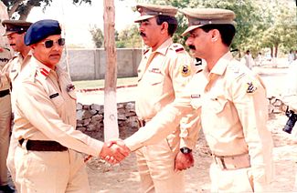 Gen Mirza Aslam Beg visiting Pakistan Army Unit.jpg