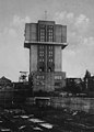 Wieża przed II wojną światową, z lewej widoczna wieża szybu Kaiser Friedrich