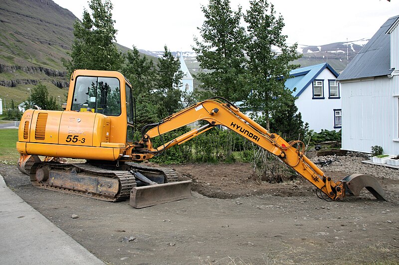 File:Hyundai Robex 55-3 excavator, Iceland.jpg