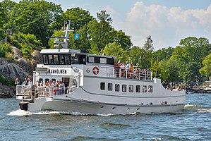 M/S Kanholmen passerar Kastellholmen.