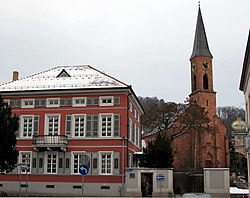 Villa Benzino und die Stadtkirche