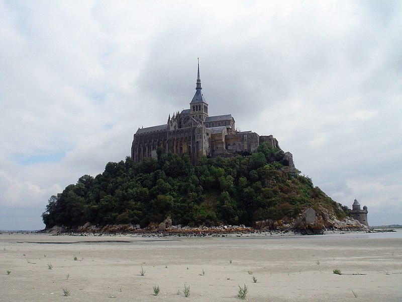 File:Mont-Saint-Michel depuis la mer.jpg