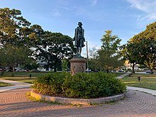 A statue of Nathan Hale in Williams Park Nathan Hale statue in Williams Park, New London Connecticut.jpg