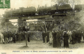 … puis reconstruit de manière provisoire en octobre 1914.