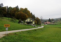 Rudnik pri Moravčah, ulaz u naselje