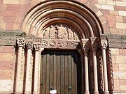 Portico della chiesa dei Santi Pietro e Paolo