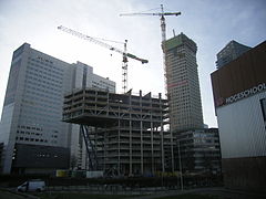 Construction des deux tours sur la façade côté Wijnhaven (nord) en 2006-2008.