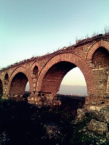 Скопски Аквадукт-Скопје, Македонија.jpg