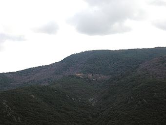 La "Chartreuse-de-la-Verne" situada aledaña.